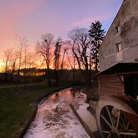 Alojamento de Turismo Rural Stary Mlyn Nad Tywa *